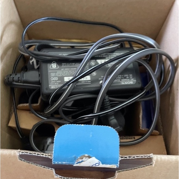 Sony CD Mavica Digital video/ Camera with CD-RW - Picture 11 of 16